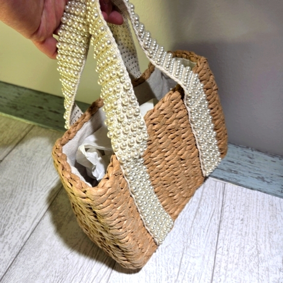 Isaac Mizrahi Handbags - New With Tags Straw Bag with Faux Pearls By Isaac Mizrahi. Boho Chic Designer